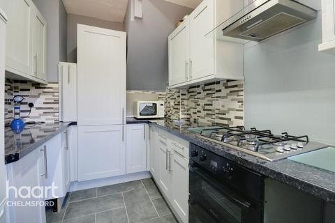 2 Springfield Park Parade, Chelmsford, CM2 6EF
