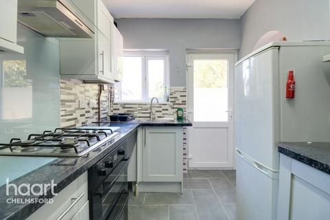 2 Springfield Park Parade, Chelmsford, CM2 6EF