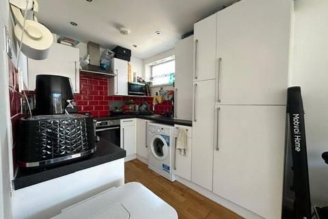 2 bedroom flat for sale, Ravensbourne Road, Bromley BR1