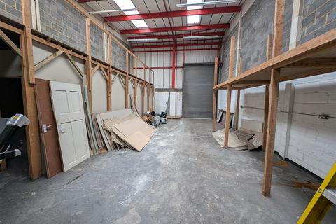 Warehouse to rent, Ebbsfleet Business Park, Northfleet, Gravesend