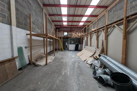 Warehouse to rent, Ebbsfleet Business Park, Northfleet, Gravesend