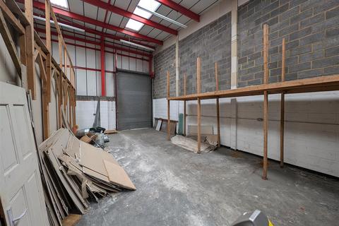 Warehouse to rent, Ebbsfleet Business Park, Northfleet, Gravesend