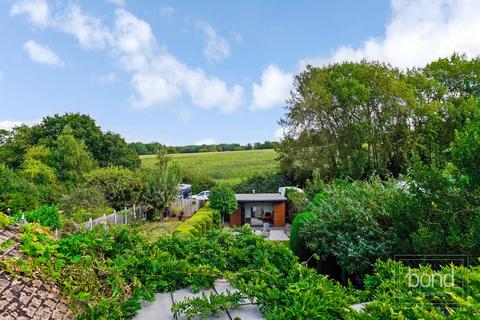 3 bedroom cottage for sale, Wickhay Cottages, North Hill, Chelmsford CM3