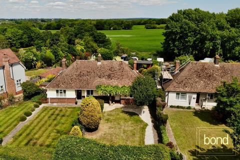 3 bedroom cottage for sale, Wickhay Cottages, North Hill, Chelmsford CM3
