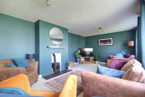 12 Beldams, Needingworth, St Ives, PE27 4TY