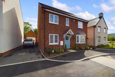 4 bedroom detached house for sale, Finching Close, Brockworth, Gloucester