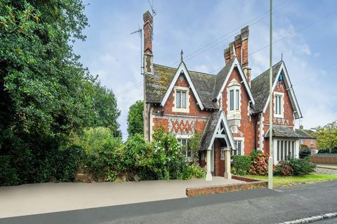 2 bedroom semi-detached house for sale, The Street, Tidmarsh, Berkshire