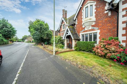 2 bedroom semi-detached house for sale, The Street, Tidmarsh, Berkshire