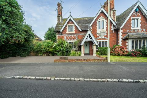 2 bedroom semi-detached house for sale, The Street, Tidmarsh, Berkshire