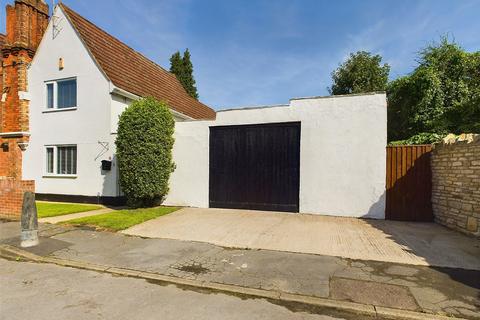 3 bedroom semi-detached house for sale, Melbourne Street East, Gloucester, Gloucestershire, GL1