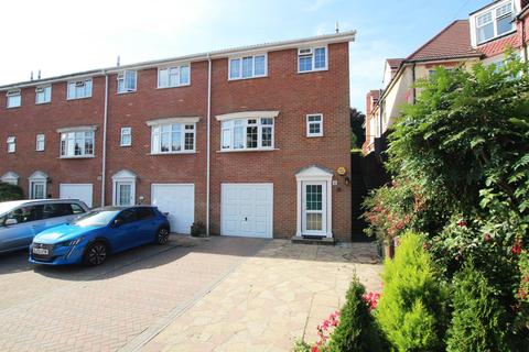 3 bedroom end of terrace house for sale, Southfields Road, Eastbourne, BN21 1BU