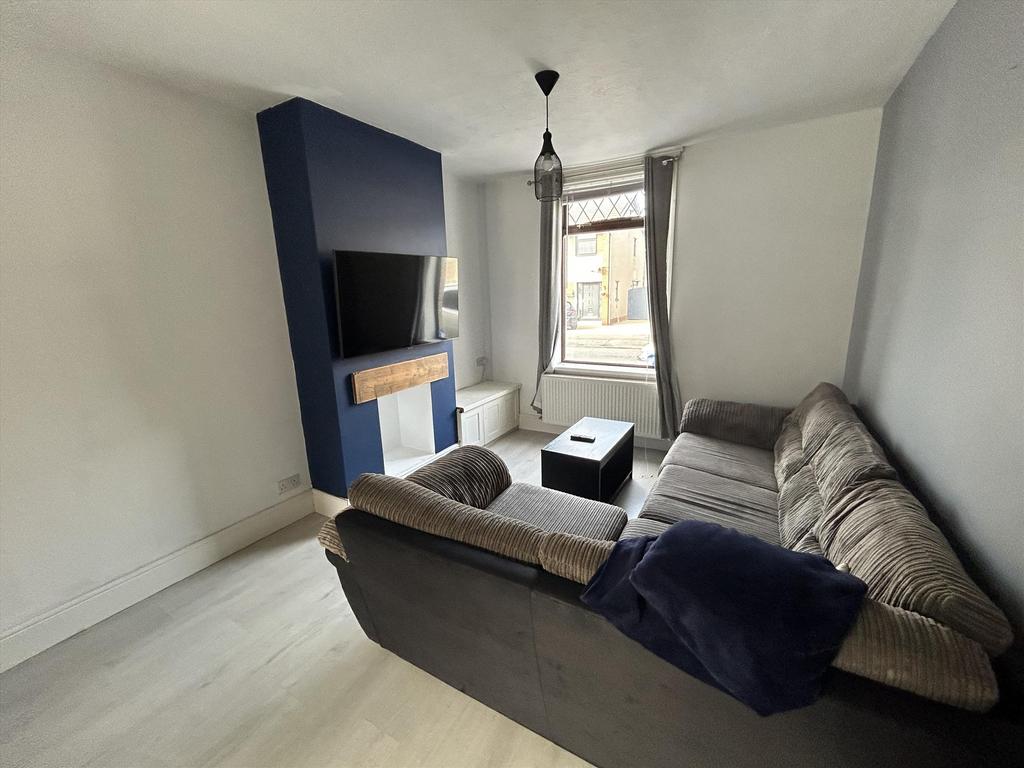 Chester Street, Barrow In Furness LA14 2 bed house to rent £695 pcm