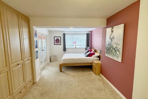 5 Ashleigh Close, Barby, Rugby, CV23 8UG
