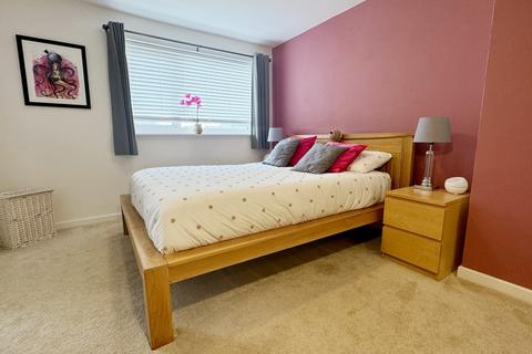 5 Ashleigh Close, Barby, Rugby, CV23 8UG
