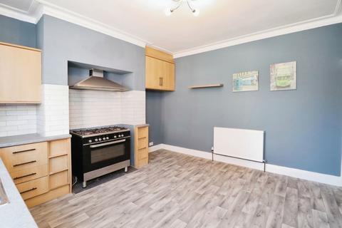 4 bedroom end of terrace house to rent, Nansen Mount, Bramley, Leeds, LS13