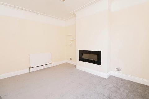 4 bedroom end of terrace house to rent, Nansen Mount, Bramley, Leeds, LS13