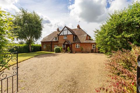 4 bedroom detached house for sale, Cranleigh Road, Wonersh, Guildford GU5