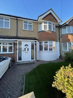 5 bedroom semi-detached house to rent, Stanhope Heath, Stanwell TW19