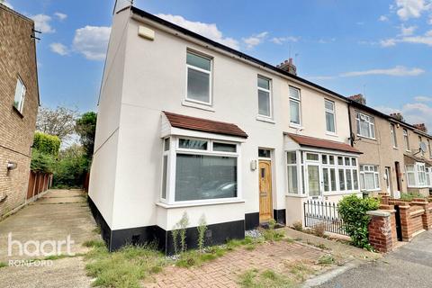 3 bedroom semi-detached house for sale, Wolseley Road, Romford, RM7 0BS