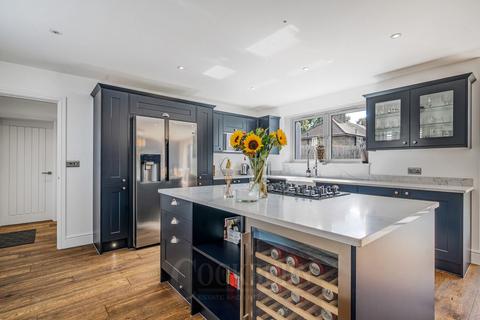 1 Widecombe Road, London, SE9 4HQ