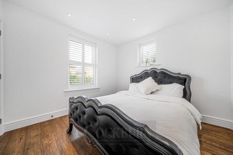 1 Widecombe Road, London, SE9 4HQ