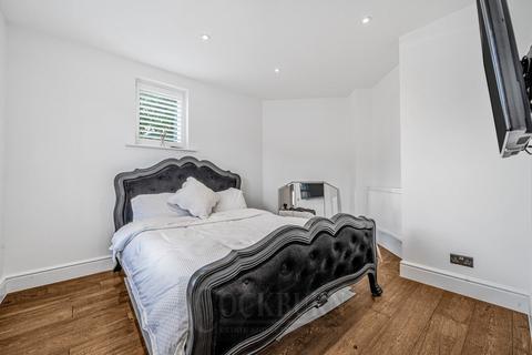 1 Widecombe Road, London, SE9 4HQ
