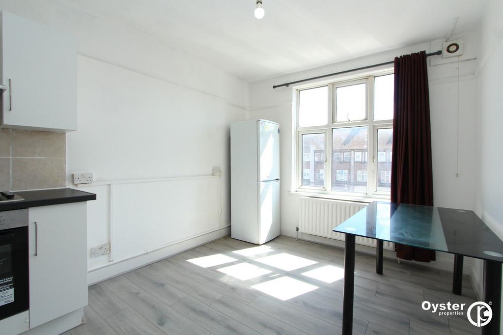 Kingsbury Road, London, NW9 2 bed flat to rent £1,700 pcm (£392 pw)
