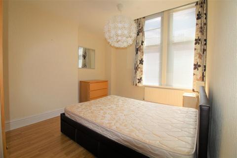 2 bedroom apartment to rent, Chatsworth House, Leeds