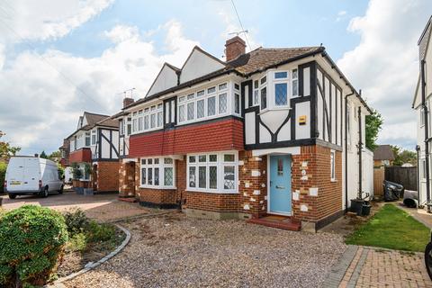 102 Cardinal Road, Ruislip, HA4 9QE