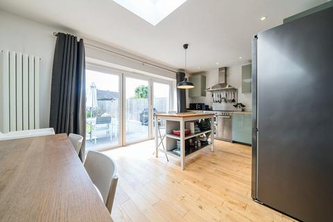 102 Cardinal Road, Ruislip, HA4 9QE