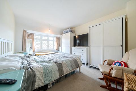 102 Cardinal Road, Ruislip, HA4 9QE