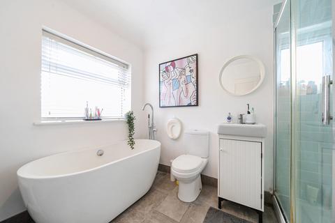 102 Cardinal Road, Ruislip, HA4 9QE