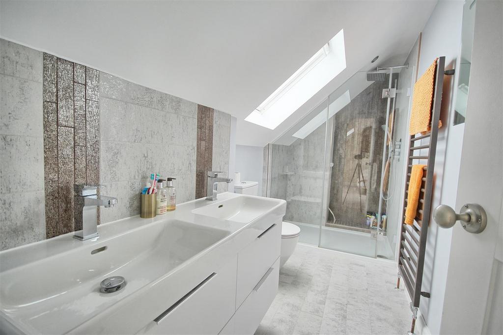 Ensuite shower room