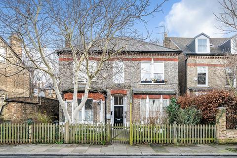 3 bedroom flat for sale, Grosvenor Road, Turnham Green, London, W4