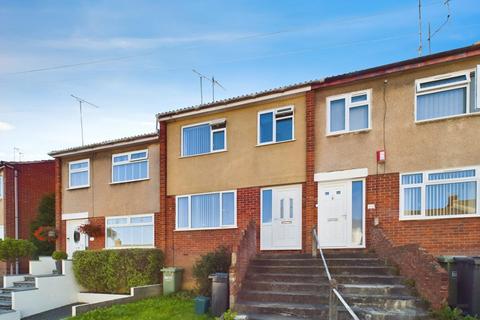 3 bedroom terraced house to rent, Willis Road, Bristol BS15