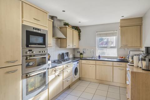 4 bedroom house to rent, Magdalene Gardens London N20