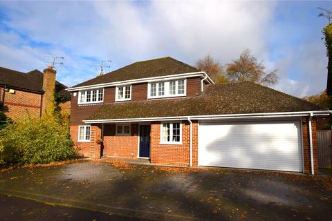 4 bedroom detached house for sale, Juniper Road, Hampshire GU14