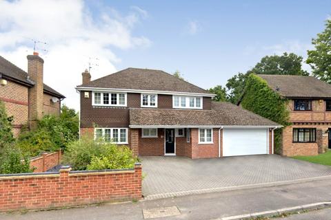 4 bedroom detached house for sale, Juniper Road, Hampshire GU14