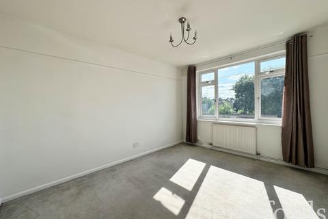4a Maywin Drive, Hornchurch, RM11 3ST