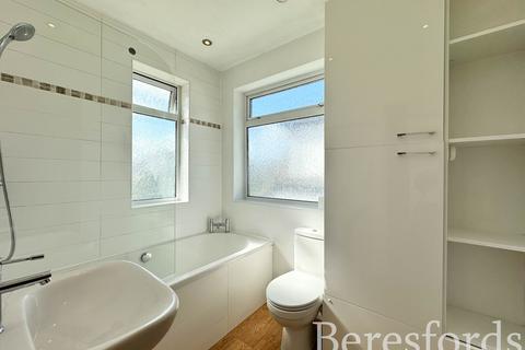 4a Maywin Drive, Hornchurch, RM11 3ST