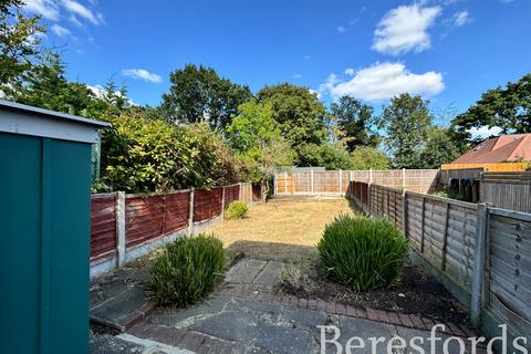 4a Maywin Drive, Hornchurch, RM11 3ST
