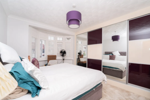 42 Harewood Road, Isleworth, TW7 5HL