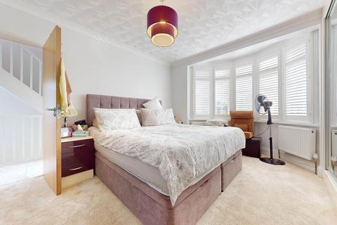 42 Harewood Road, Isleworth, TW7 5HL