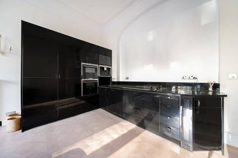 2 bedroom flat for sale, Cornwall Gardens, South Kensington, SW7