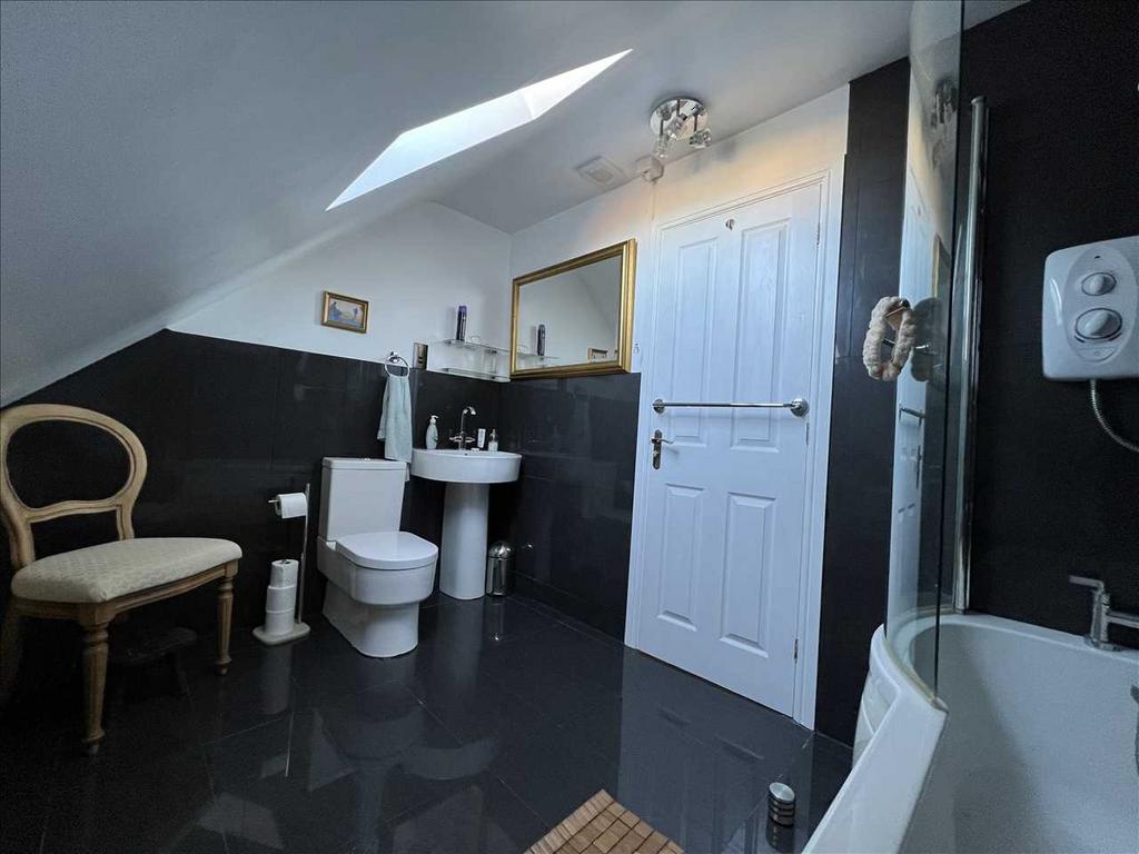En suite bathroom
