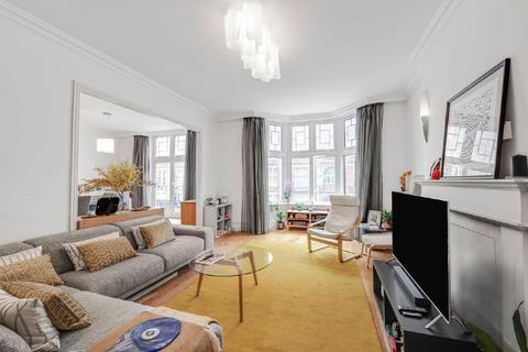 4 bedroom flat for sale, Bickenhall Street, London