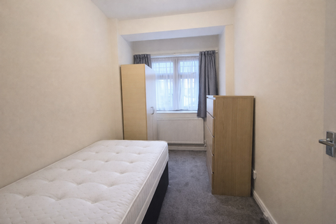 2 bedroom flat to rent, Hendon Way, Hendon, NW2