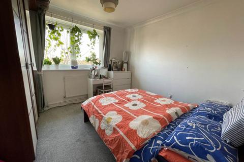 3 bedroom flat to rent, Three Bedroom flat in the heart of Greenwich