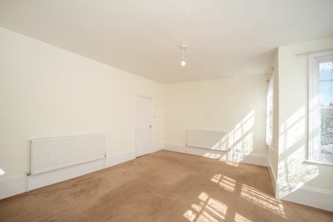 2 bedroom flat to rent, Homecroft Road, London SE26