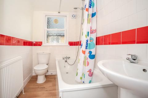 2 bedroom flat to rent, Homecroft Road, London SE26